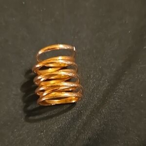 Elegant Gold Spiral Ring